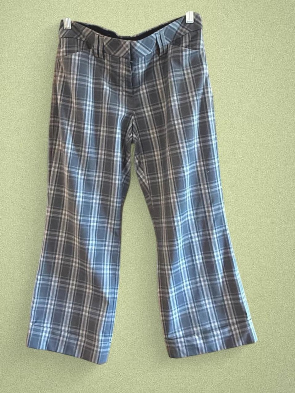 Grey/turquoise plaid capri trousers
